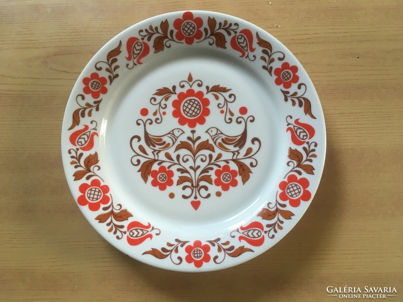 19.2 cm porcelain plate with Alföldi flowers and birds that can be hung on the wall