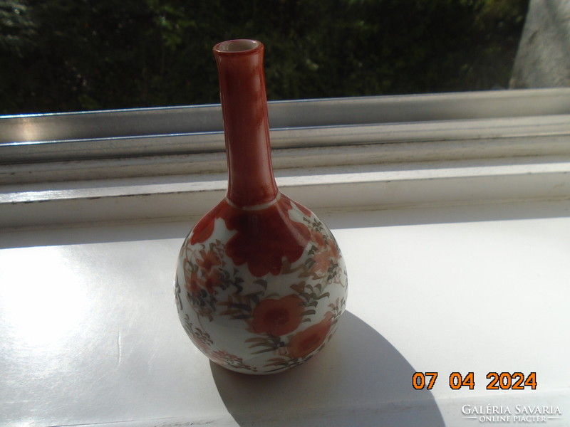 Antique Kutani marked iron red-gold hand painted Japanese bud or bottle vase