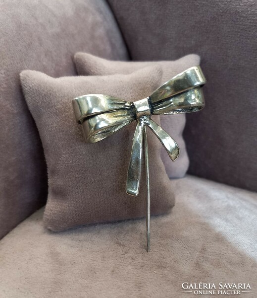 Antique silver scarf pin bow