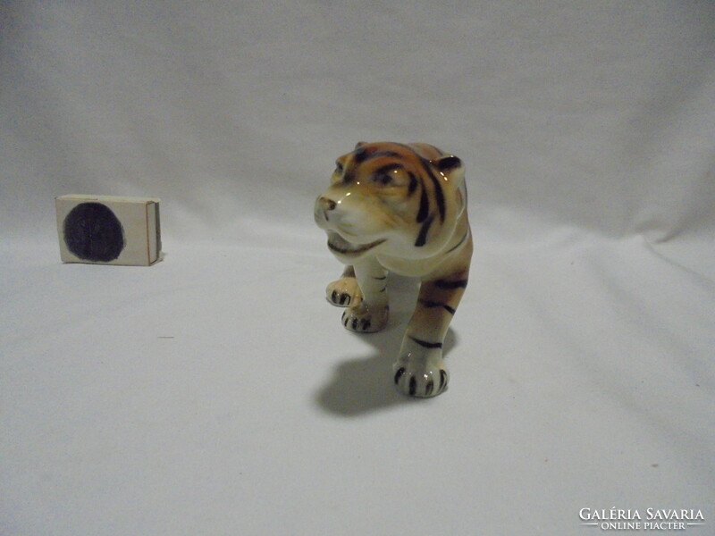 Royal Dux porcelán tigris - szobor, nipp, figura