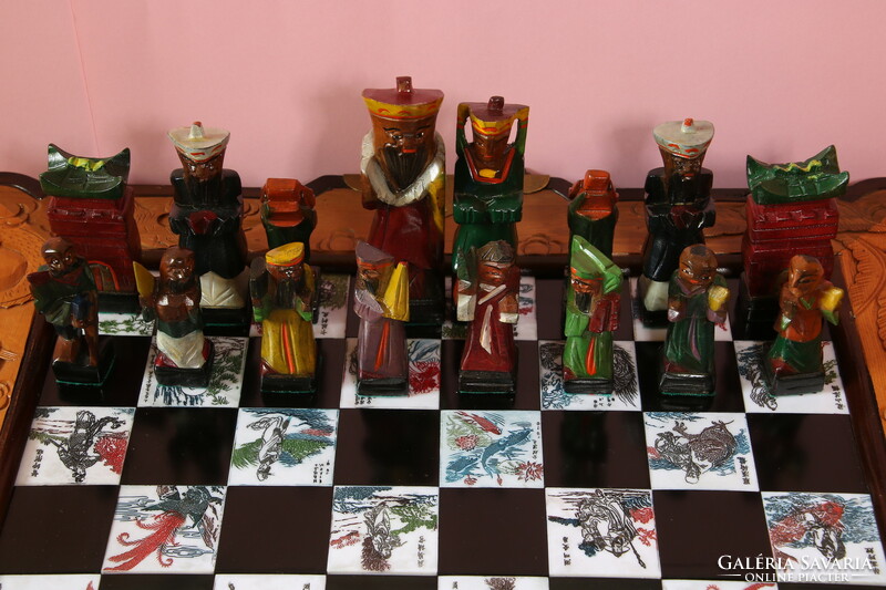 Gyönyörű ázsiai sakk készlet, kézzel faragott-festett