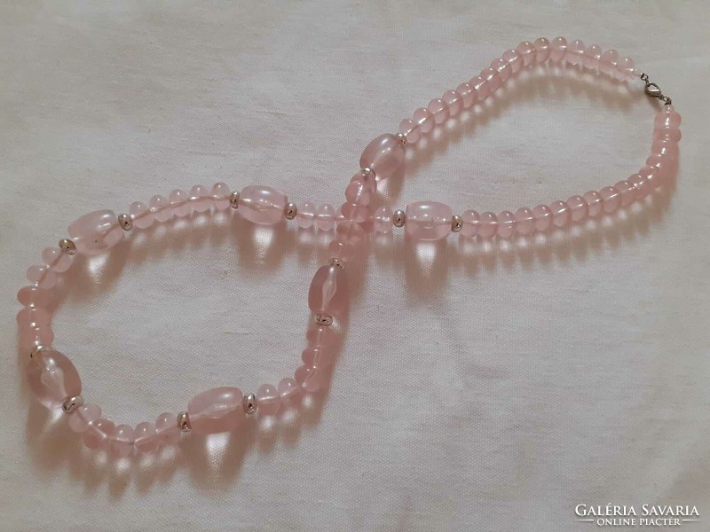 Retro pink plastic necklace