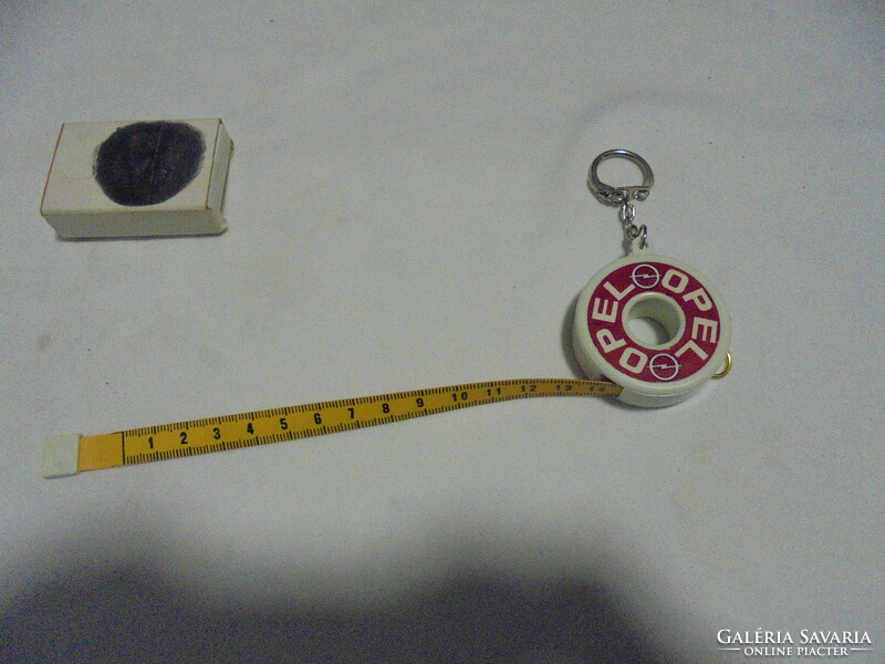 Retro Opel key holder with 150 cm measuring tape