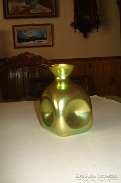 Zsolnay's little vase