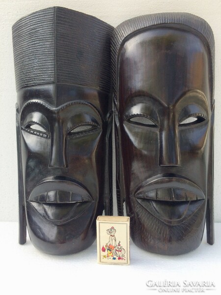 African mask wall decoration