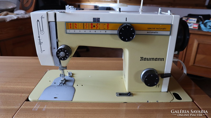Naumann desktop sewing machine