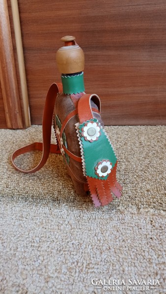 Horseskin water bottle with national color decoration