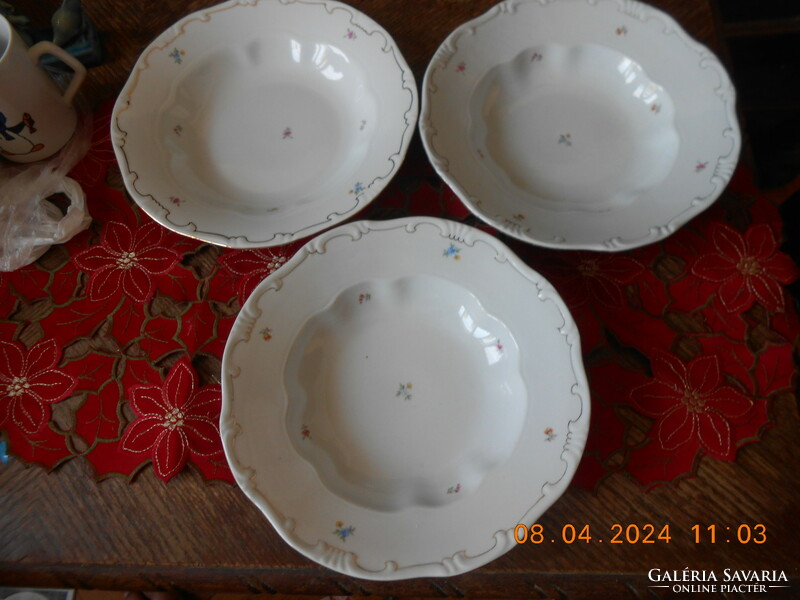 Zsolnay small plate with small flower pattern