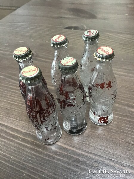 Régi miniatűr Coca-Cola üveg fém kupakkal, 6db.