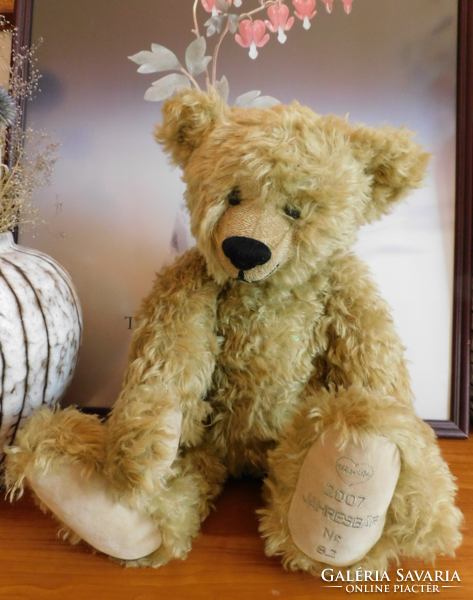 Large, small series, numbered vintage style martin teddy bear - humming