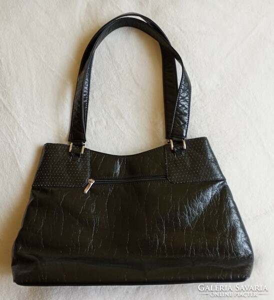 Women's black reticle/bag for sale!