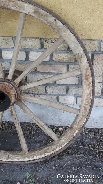 Chariot wheel