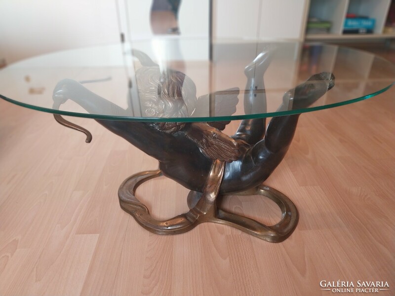 Angelic smoking table metal and glass