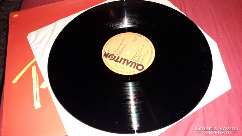 Old vinyl LP: radio cabaret 1986 in good condition according to pictures