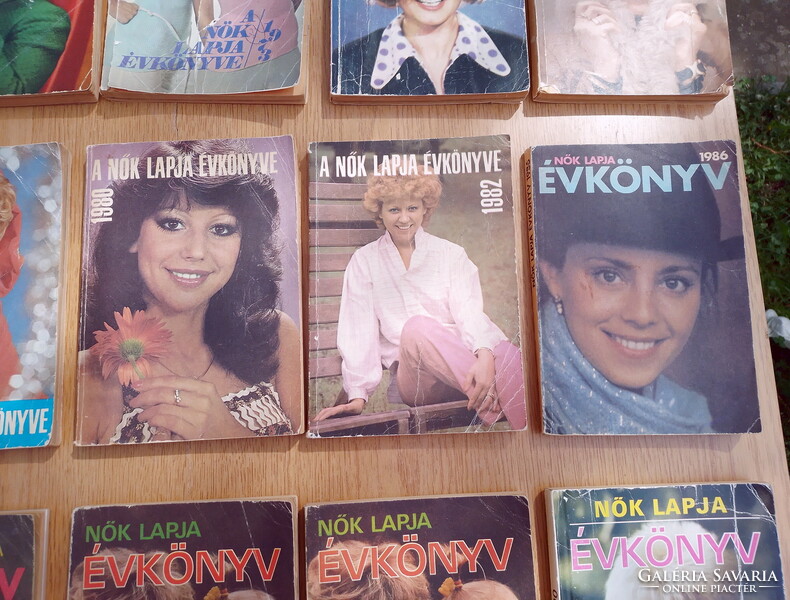 Women's magazine yearbook (1968 - 1990)
