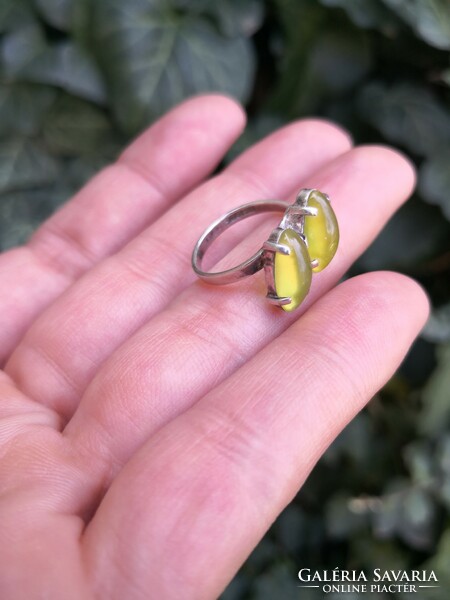 Beautiful silver ring with lemon jade stones