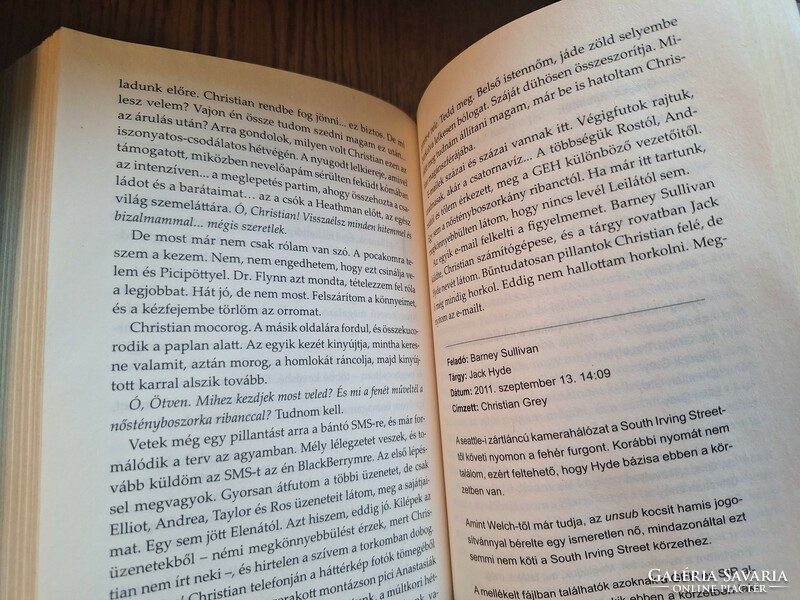E. L. James: A szürke ötven árnyalata trilógia, 3 kötet együtt. 3500.-Ft