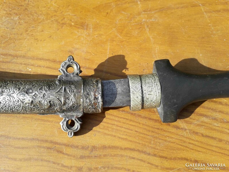 123-year-old Berber dagger, silver-copper.