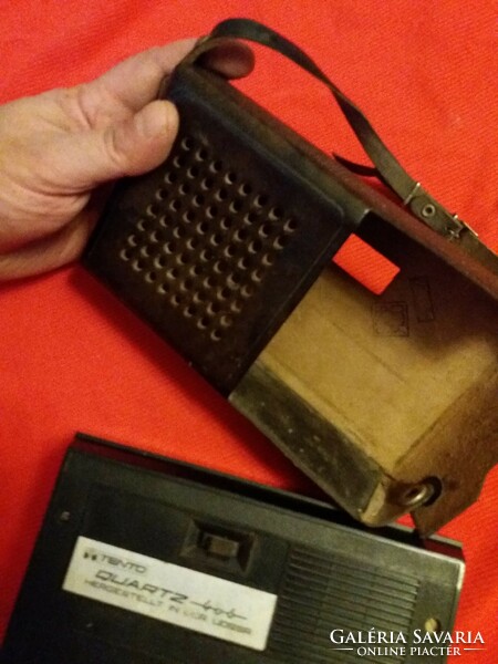 Old cccp Russian tento quartz 406 transistor radio with leather case, good condition according to the pictures