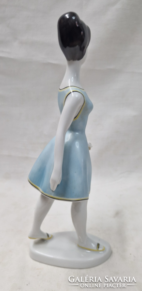 Hollóházi porcelán kék ruhás sétáló lány hibátlan állapotban 24,5 cm