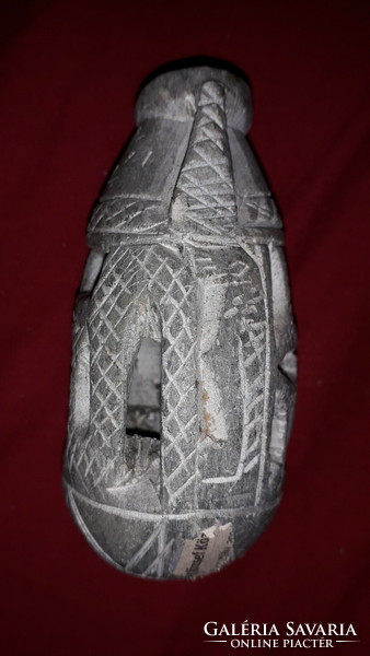 Antik homokkőből faragott kisebb edény figurával hieroglifákkal EGYIPTOM dísztárgy a képek szerint