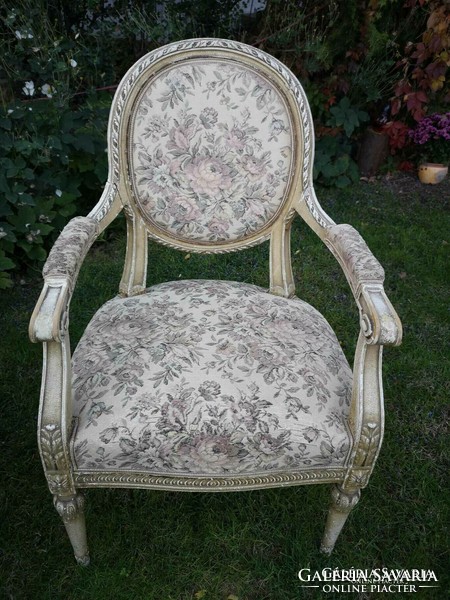 Antique armchair for sale in Kecskemét