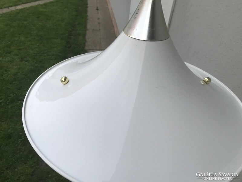 Metal lamp chandelier white