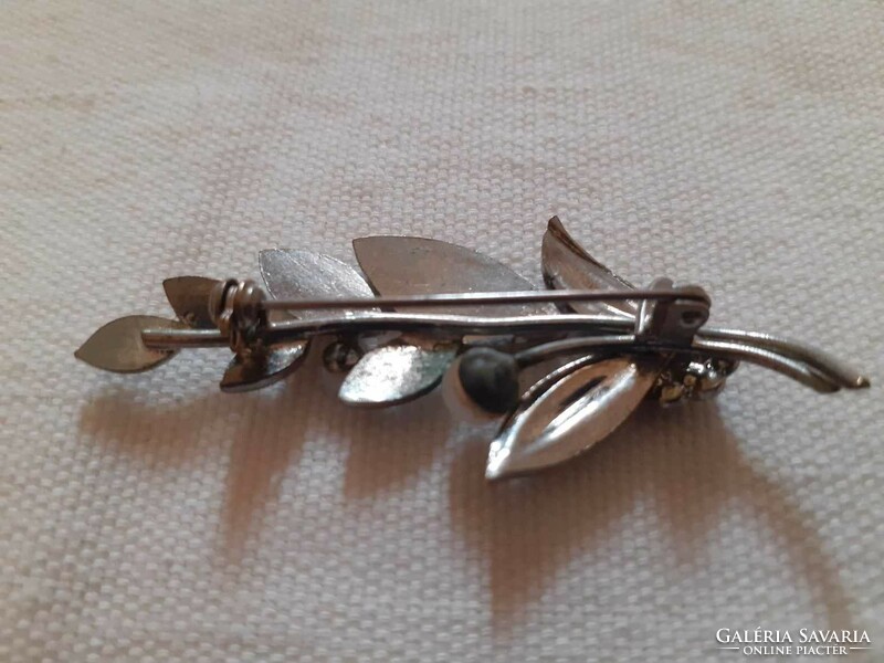 Vintage silver brooch decorated with marcasite