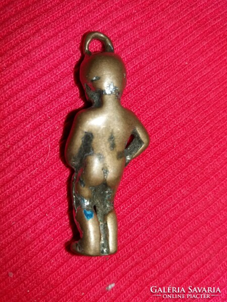 Antik MANNIKEN PIS réz pisilős kisfiú kulcstartó dísz állapot a képek szerint