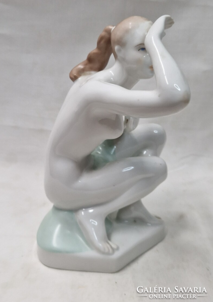 Nagyméretű Aquincumi női akt hibátlan állapotú porcelán figura 20 cm.