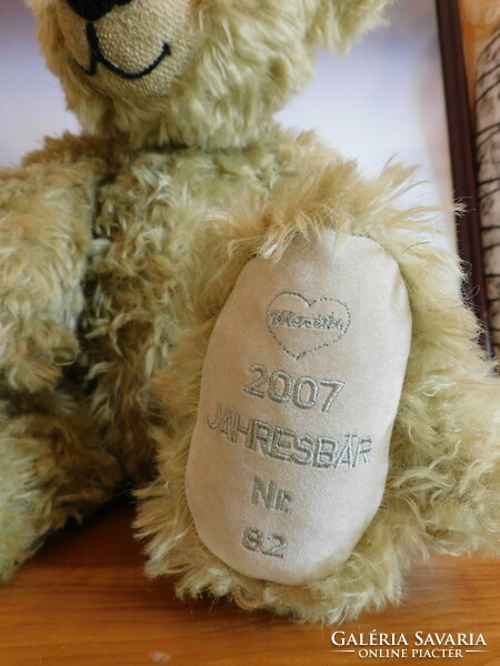 Large, small series, numbered vintage style martin teddy bear - humming