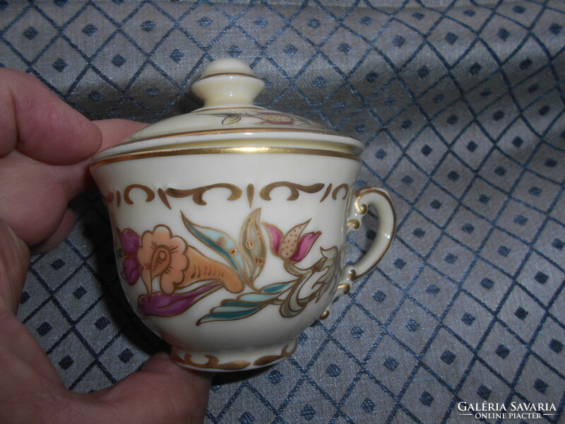 Zsolnay porcelain coffee cup with lid - hand painted - gold contour