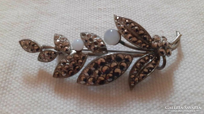 Vintage silver brooch decorated with marcasite