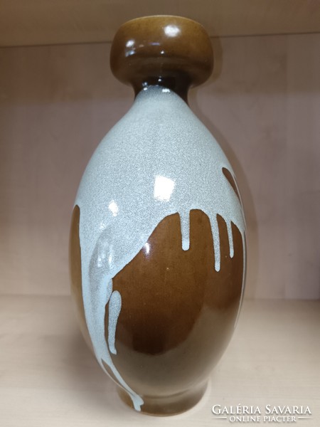 Barna mázas Kravsko-i lapított kerámia váza