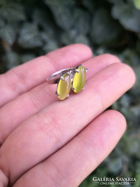 Beautiful silver ring with lemon jade stones