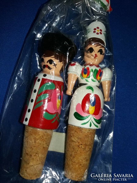 Retro magyar trafikáru Kukorica Jancsi és Iluska fa palackdugó figurák bontatlan játék képek szerint