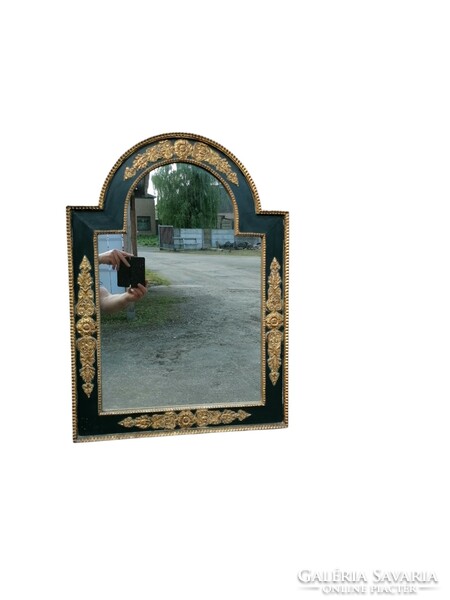 Wall mirror