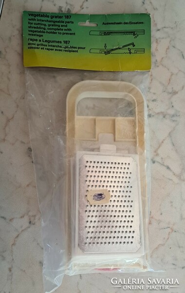 Retro universal kitchen grater