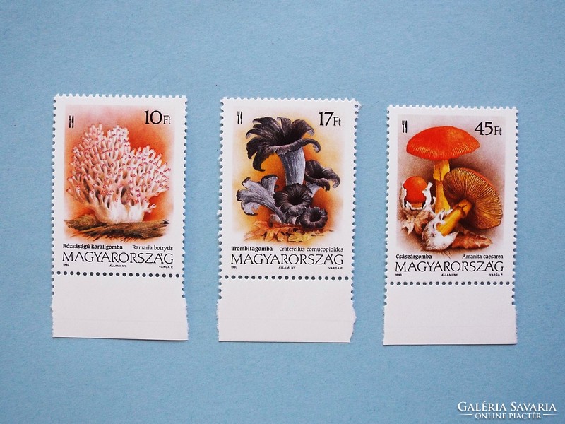 (Z) 1993. Fungi iii. Row - edible mushrooms** - (cat.: 600.-)