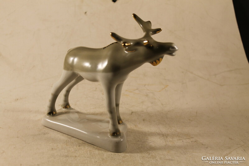 Porcelain reindeer 753