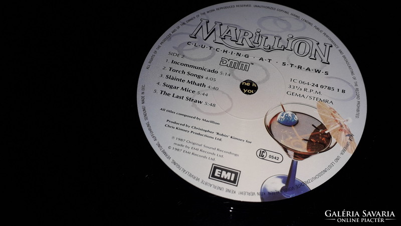Régi bakelit nagylemez LP :MARILLION -Clutching at Straws rockzene jó állapotban képek szerint