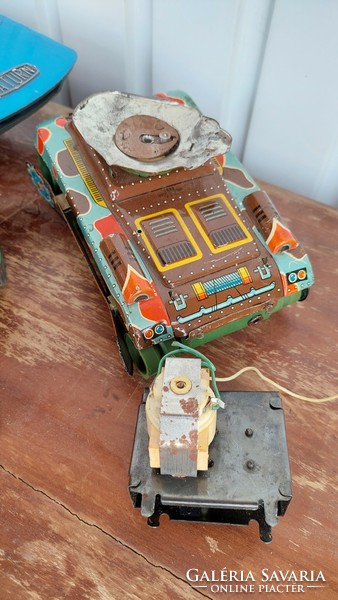 Old vehicle board games with gear tractor