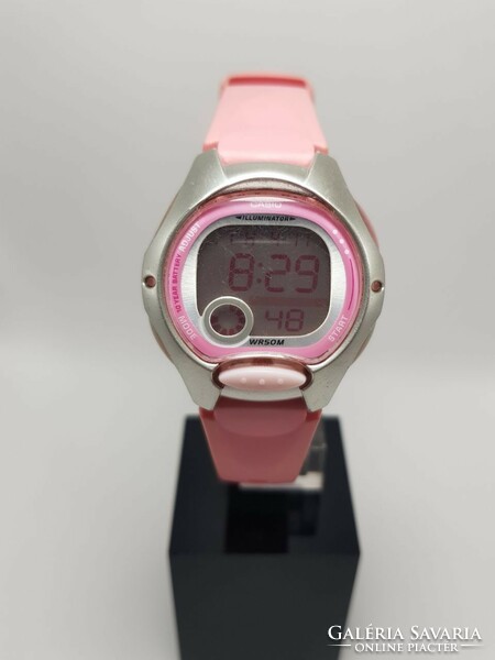 Retro quartz women's casio digital wristwatch