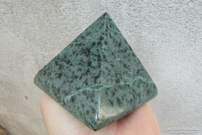 A pyramid made with unique craftsmanship from magnetic serpentinite with a high magnetite content