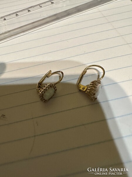 14K gold earrings for sale in unworn condition! Price: 34,000.-