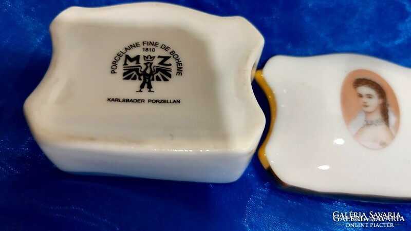 Karlsbad porcelán Sissi bonbonier