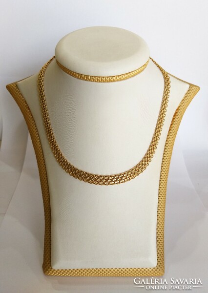 14 Carats, 12.7g. Multi-row gold necklace (no. 23/41)