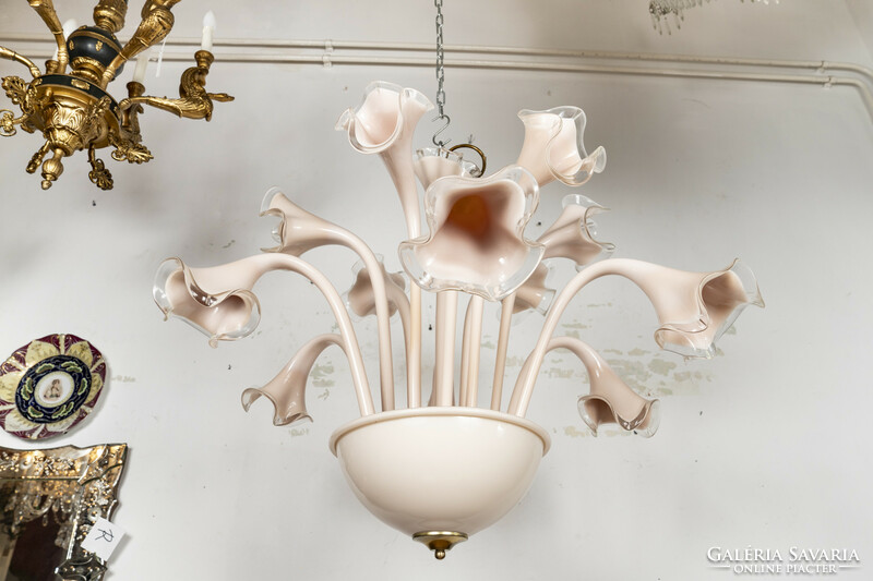 Murano glass chandelier with calla-shaped flower decorations