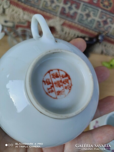 Marked porcelain set for replacement