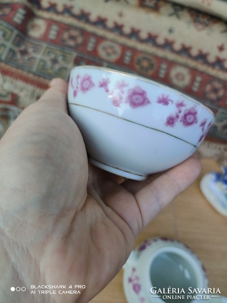 Jelzett porcelán készlet pótlásnak